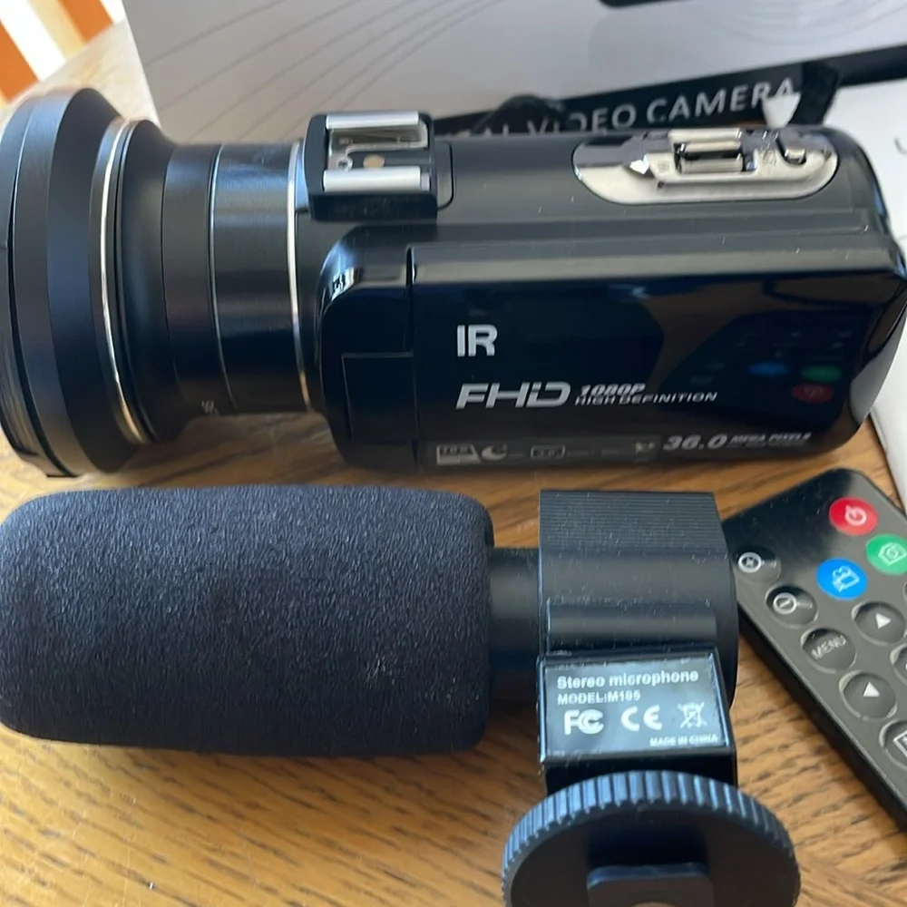 Digital Video Camera Camcorder Full HD 1080p, SD HC, TFT LCD - Picture 2 of 8